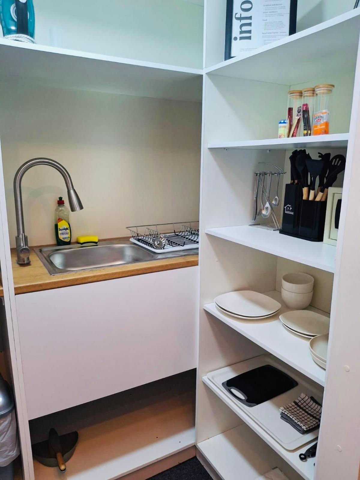Dee-one's At Napier,kenridge,self Catering With Pool Apartamento *